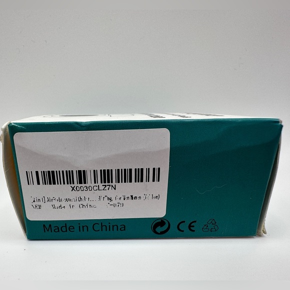 AirPods Case w AirTag Holder - Yellow - Picture 4 of 4